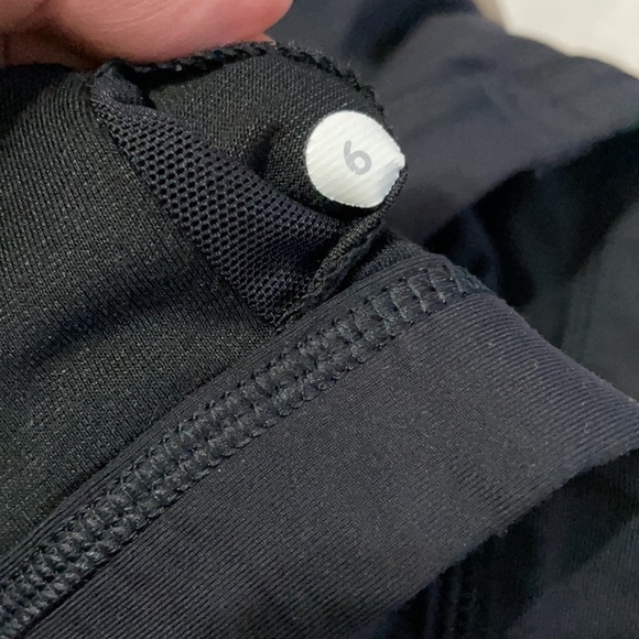 Lululemon - Picture 3 of 3